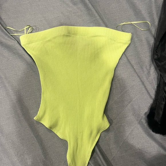 Kittenish neon yellow/green tube top - Picture 3 of 3